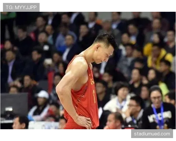 易建联一整天穿运动鞋出门，朋友都说这也太接地气了吧！